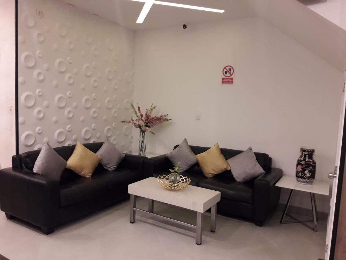 Mundo Hotel *