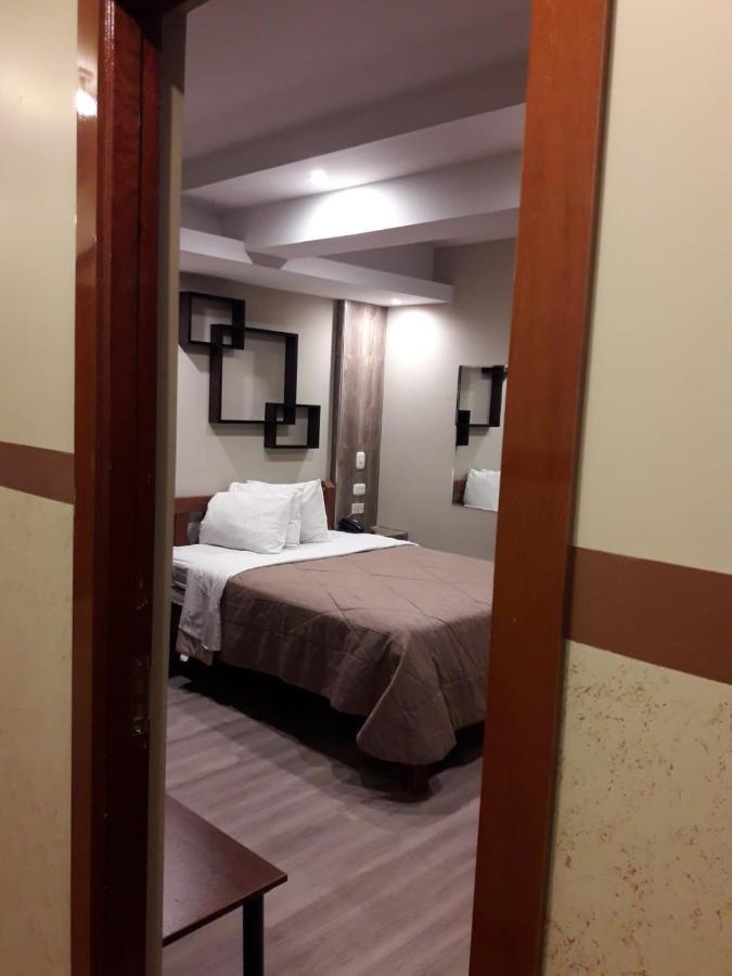 Mundo Hotel *